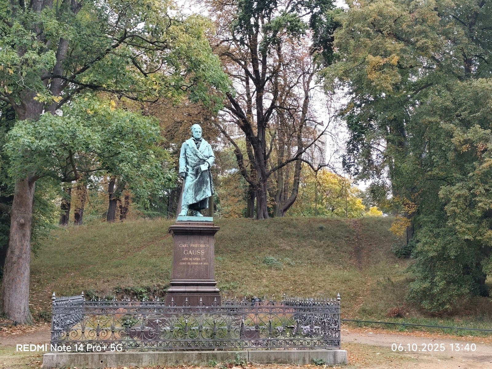 Gaußberg Park - Image 1