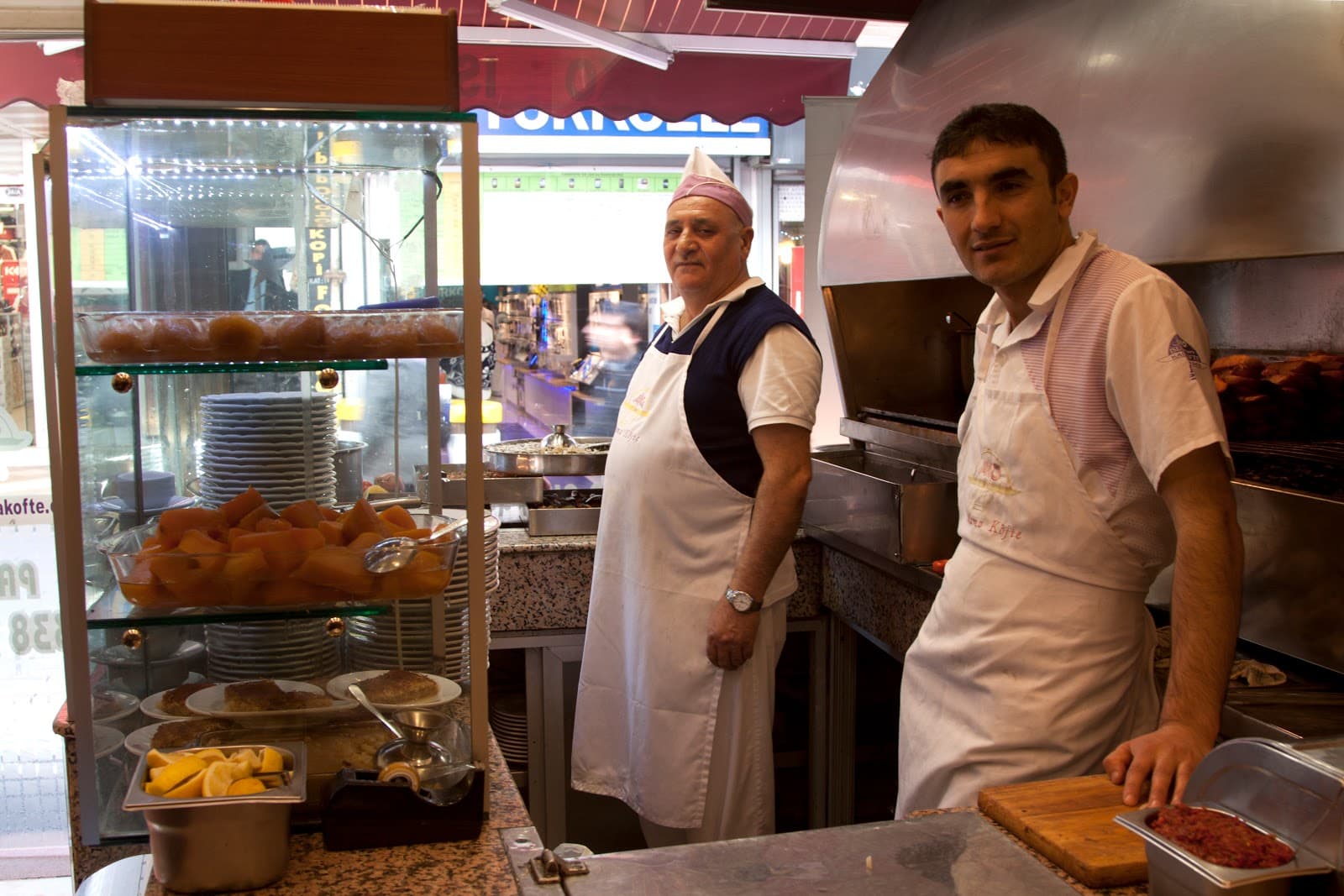 Various back streets - Image 1