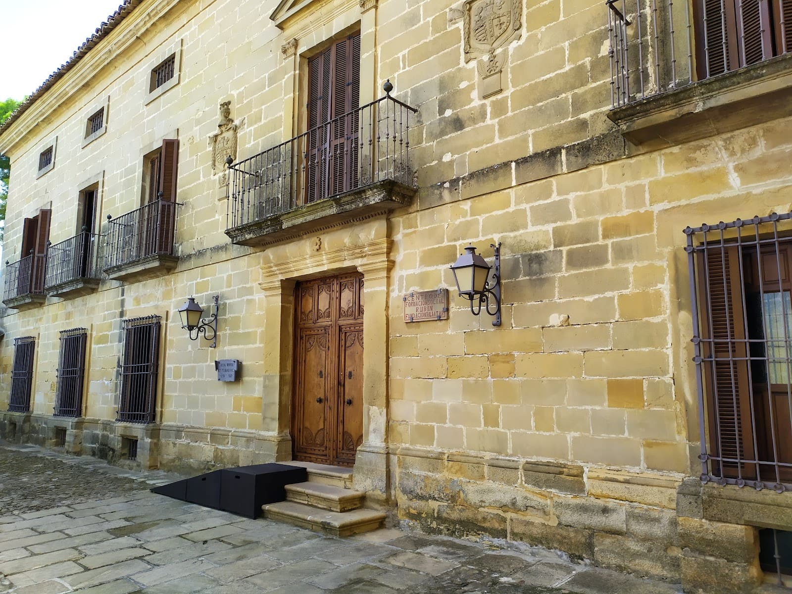 Palacio de los Rubín de Ceballos - Image 1