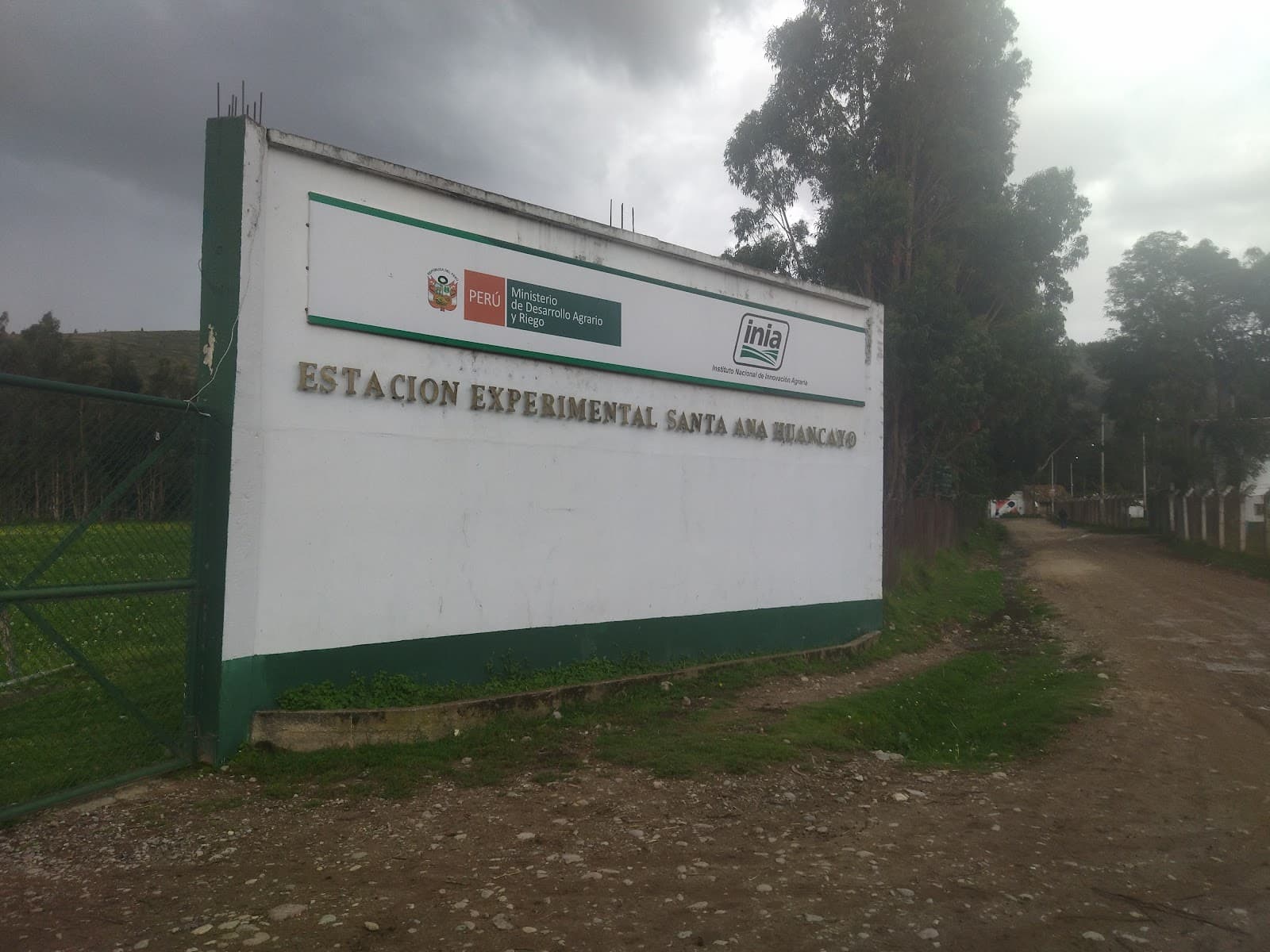 Santa Ana neighborhood - Image 1