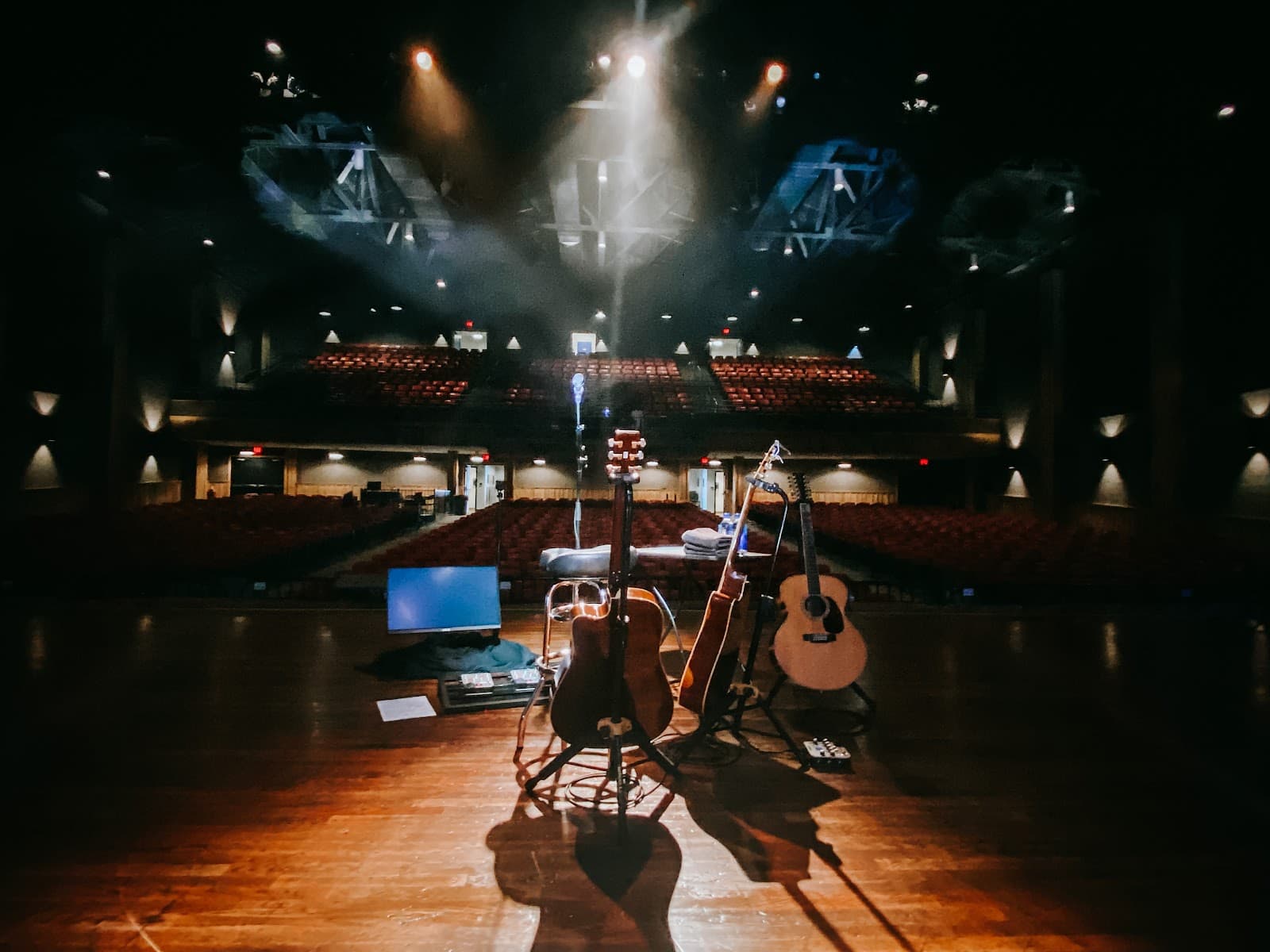 Renfro Valley Entertainment Center - Image 1