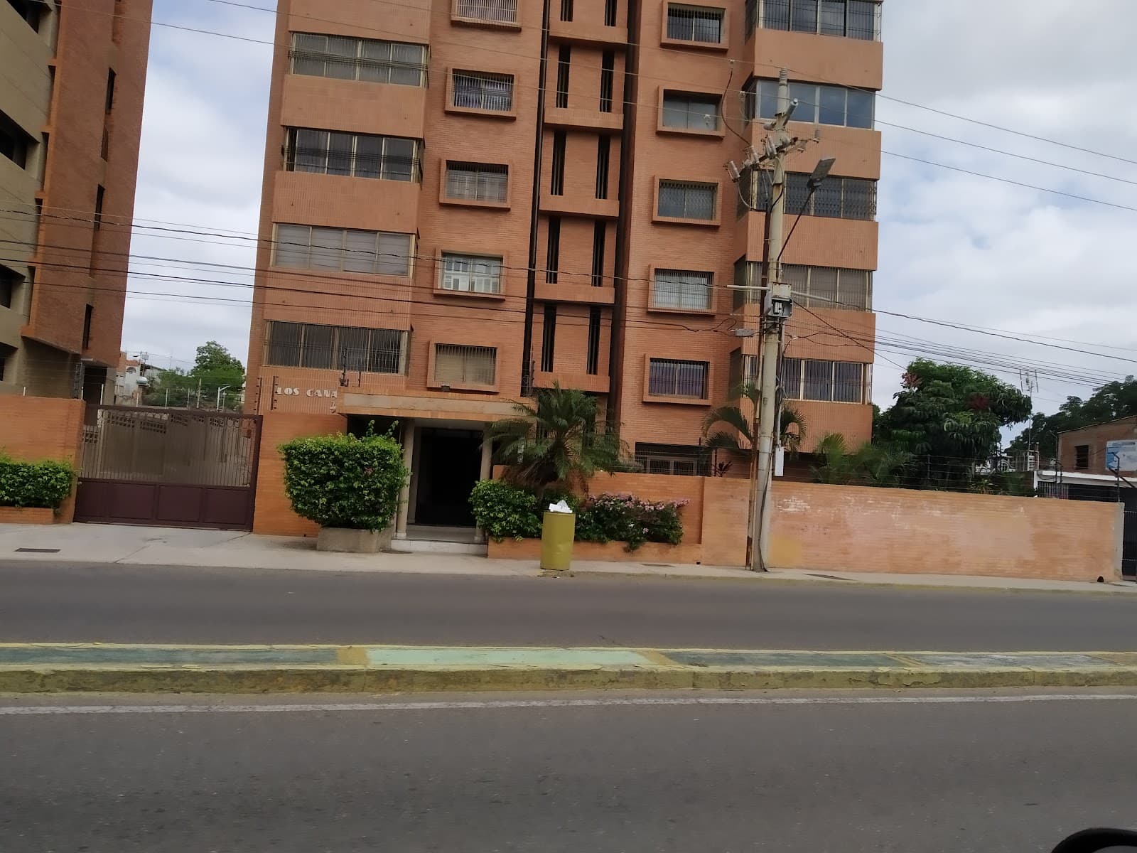 Avenida El Milagro - Image 1