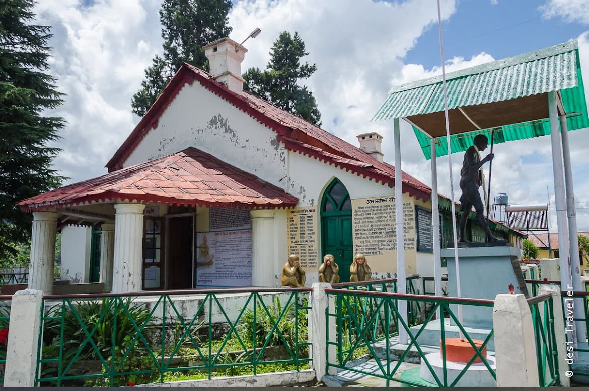 Anasakti Ashram (Kausani) - Image 1