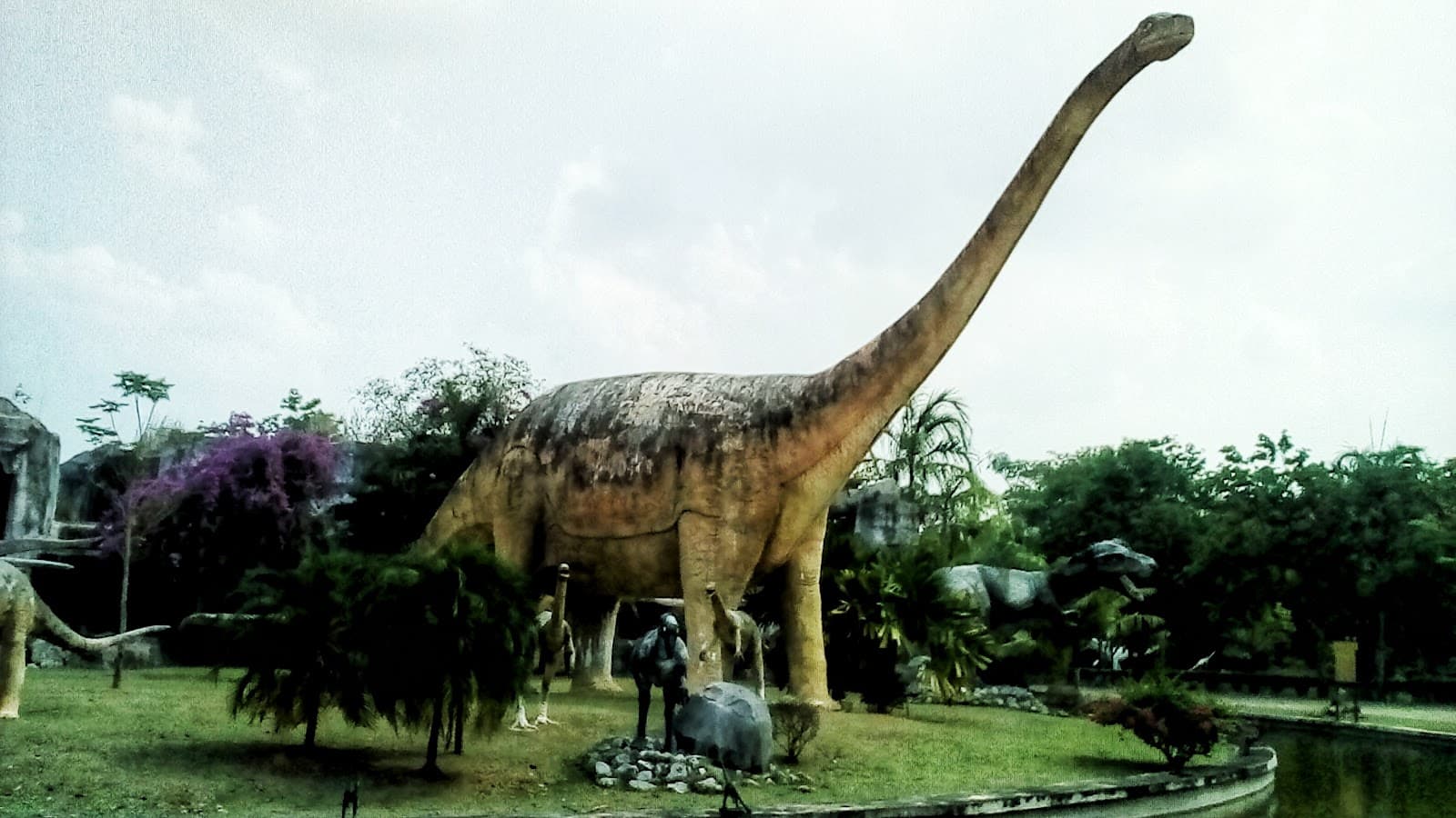 Si Wiang Dinosaur Park - Image 1