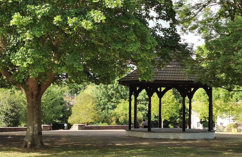 Dysart Park - Image 1