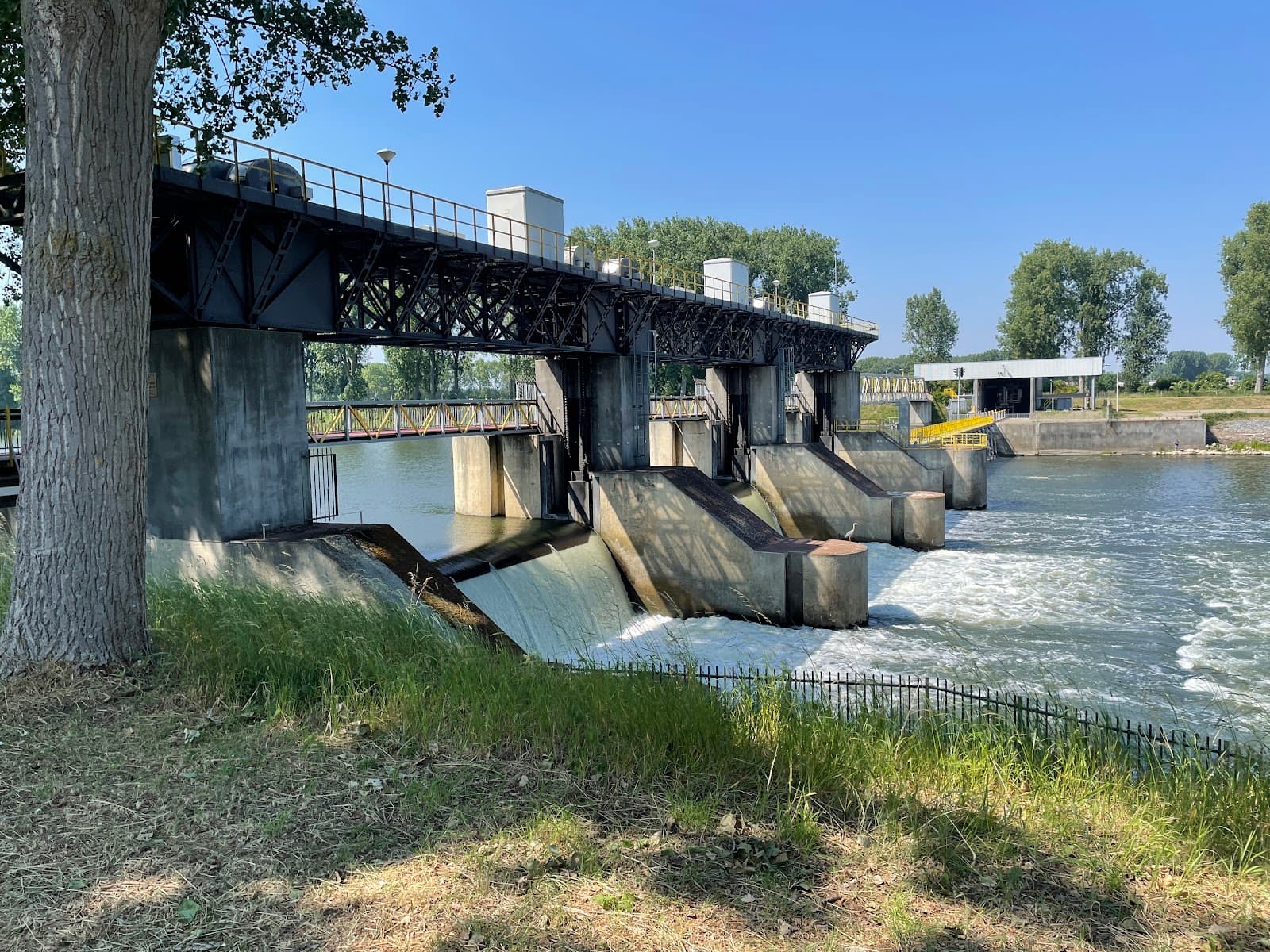 Linne Weir and Locks - Image 1