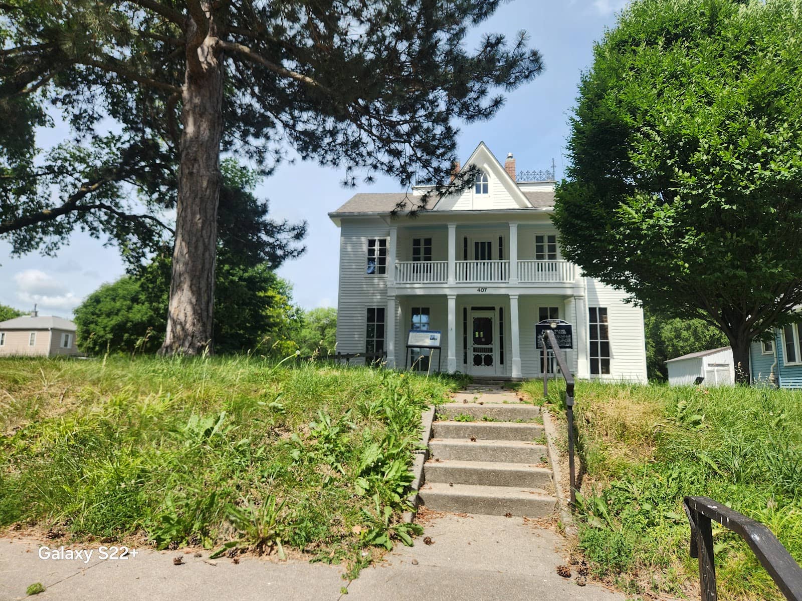 Knowledgeable Guides