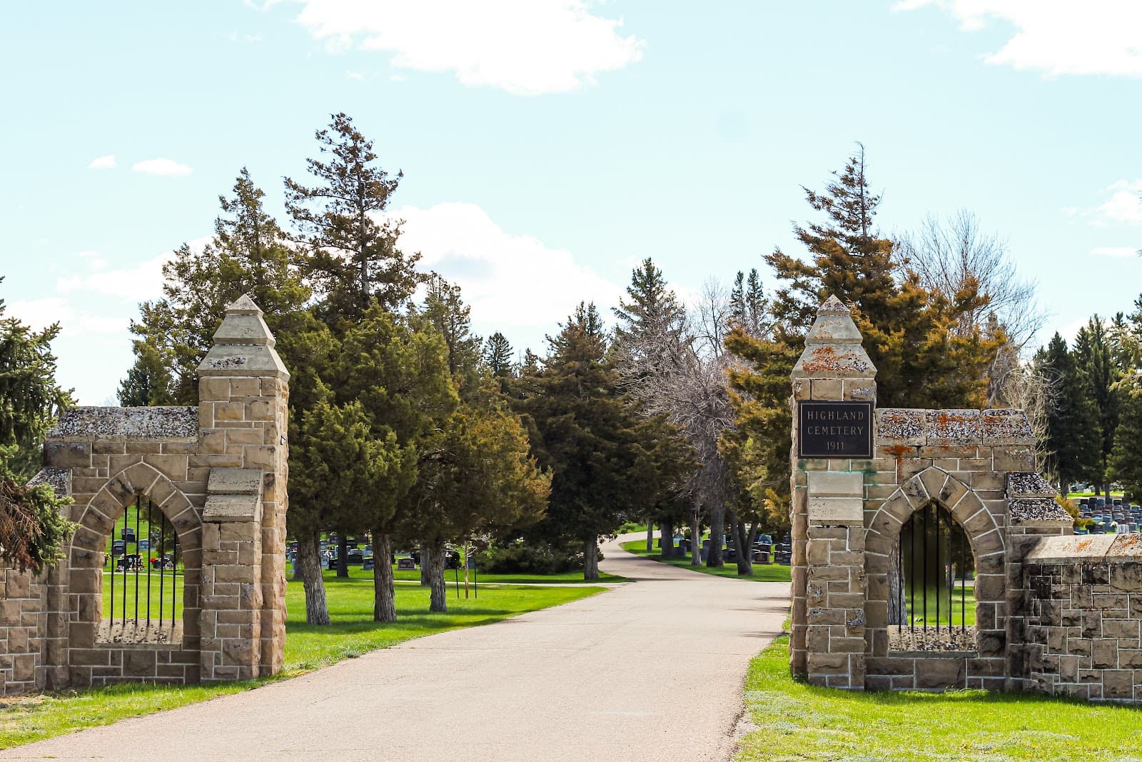 Highland Cemetery - Image 1