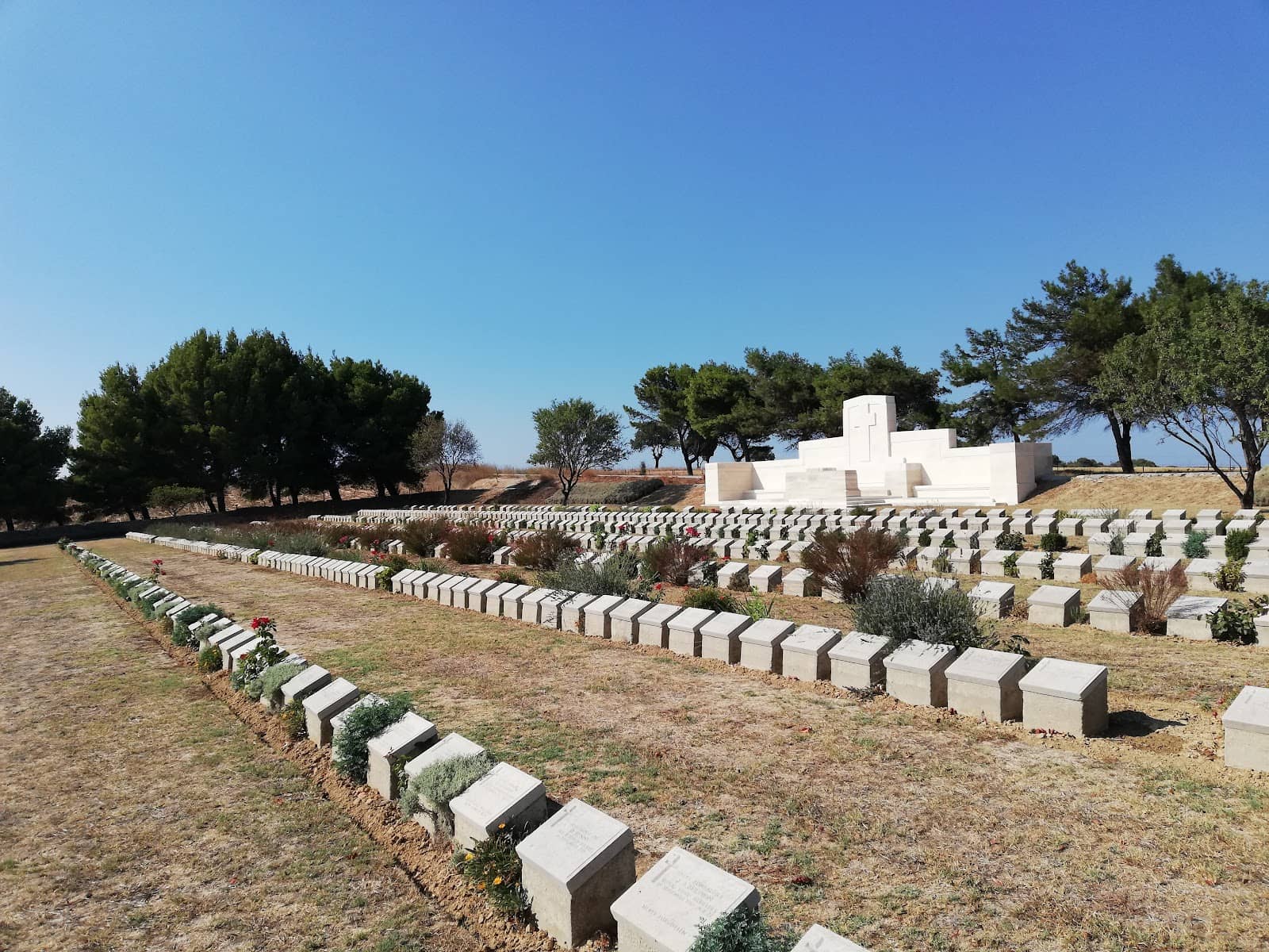 W Beach Memorial