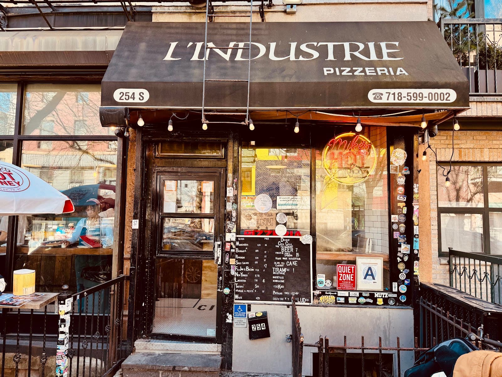 L'Industrie Pizzeria - Image 1