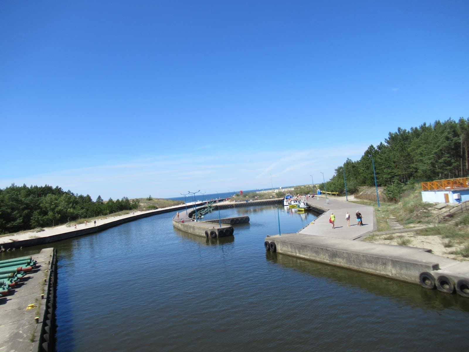 Dźwirzyno Beach & Port - Image 1