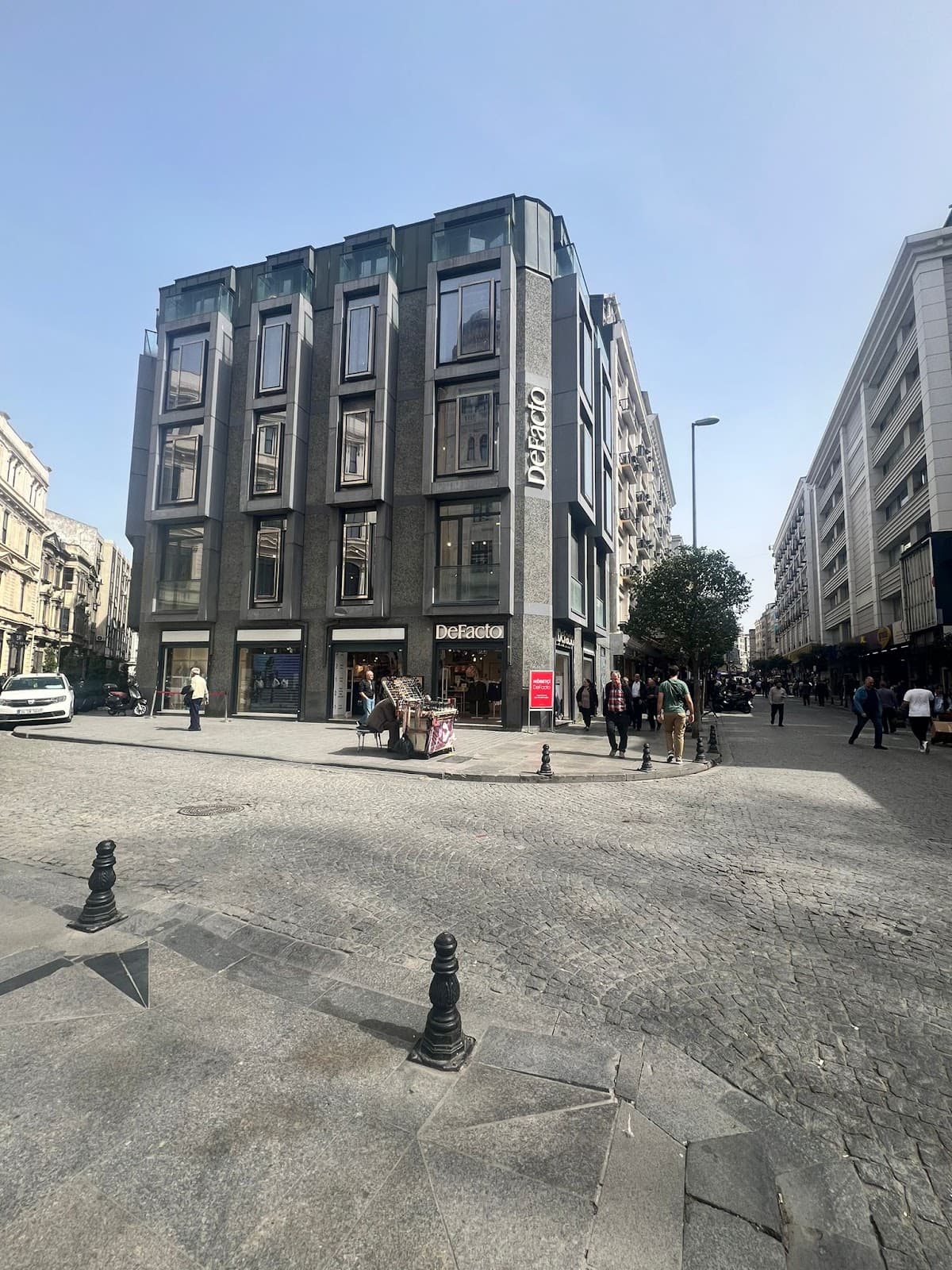 Defacto, Istanbul - Image 1