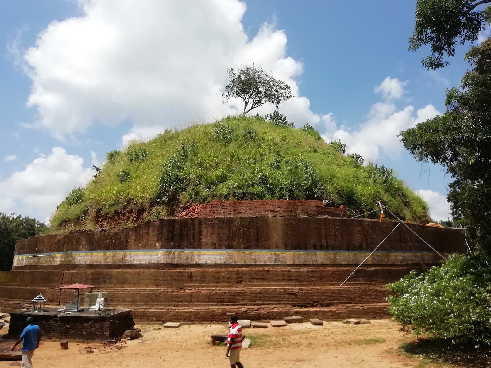 Neelagiri Maha Seya - Image 1