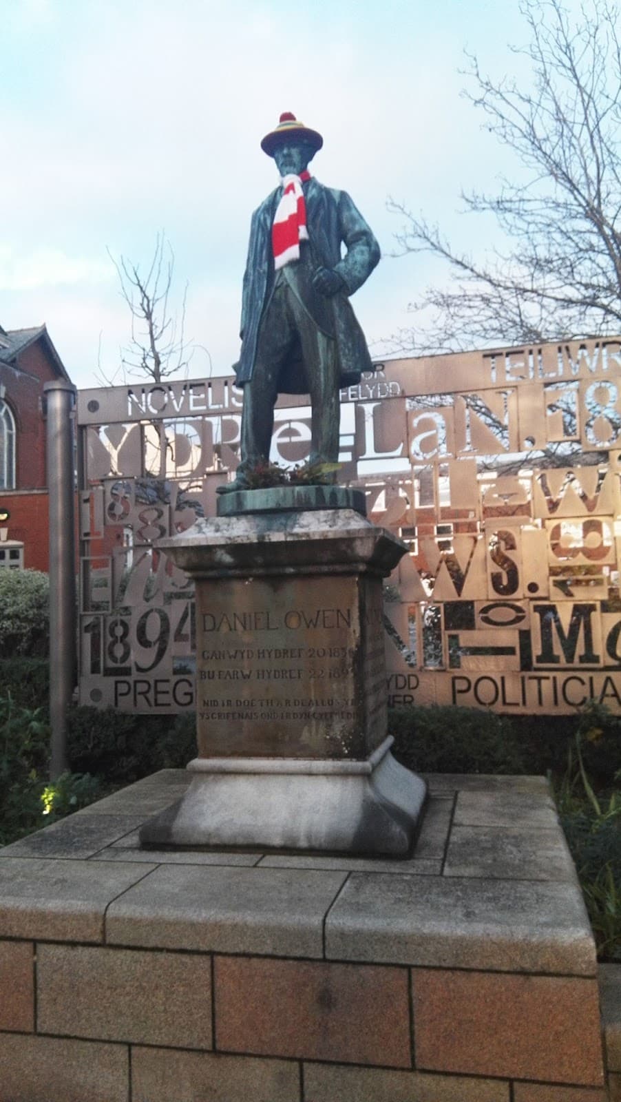 Daniel Owen Square - Image 1