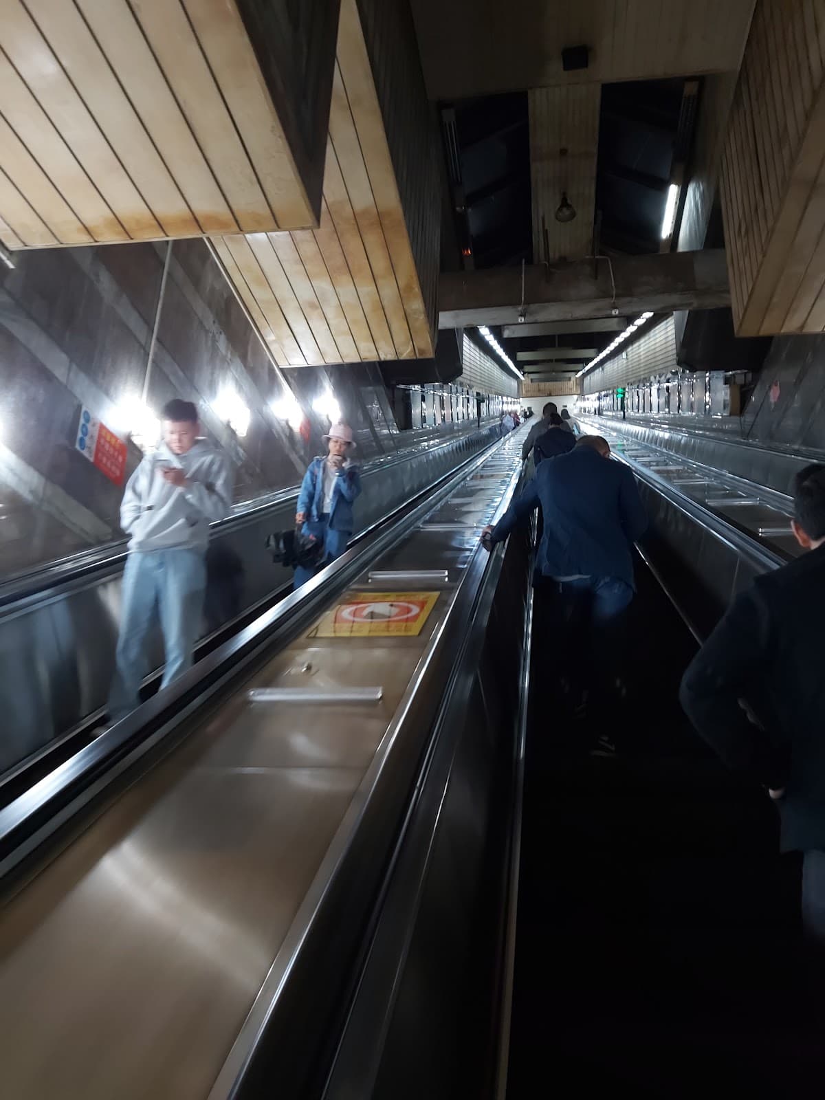 Crown Escalator Lianglukou - Image 1