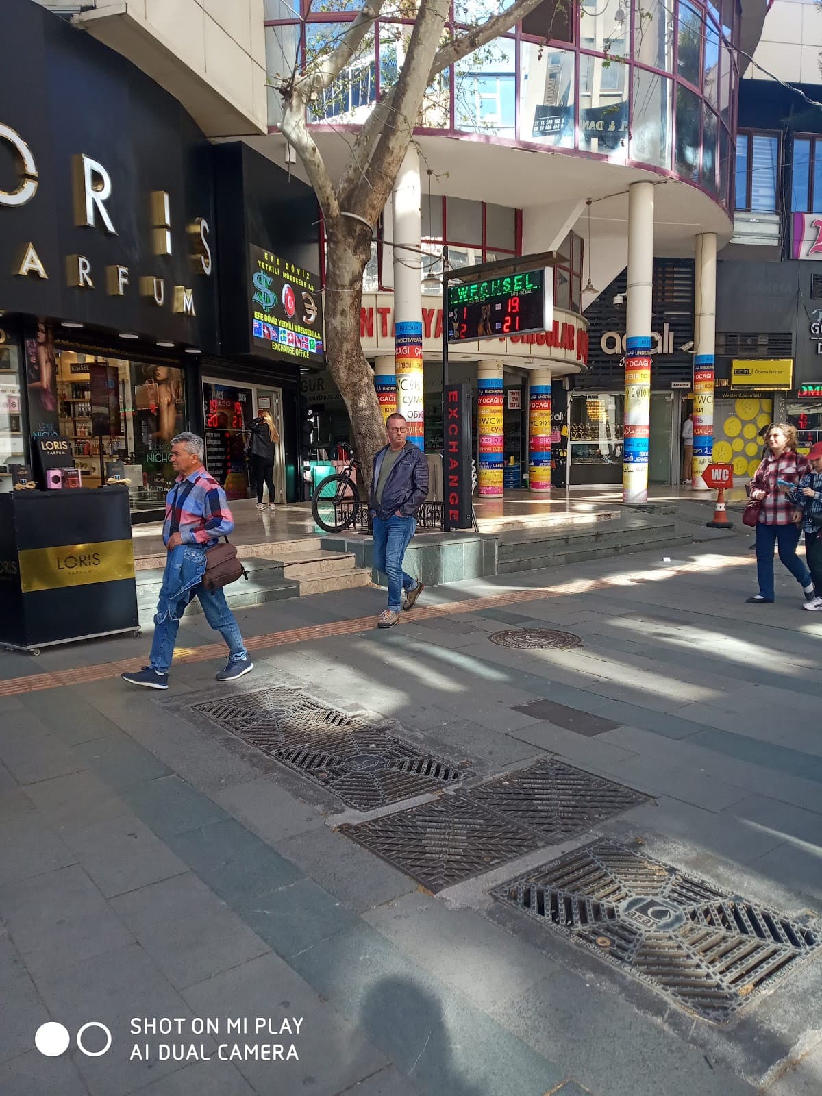 Kapalı Yol - Image 1