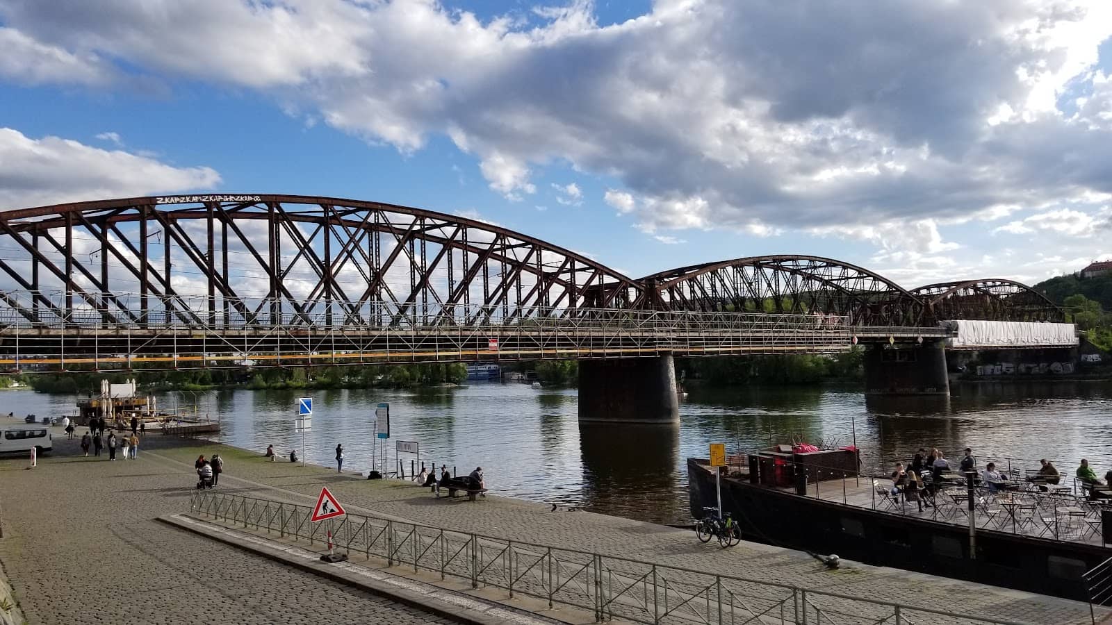 Riverside Strolls & Views