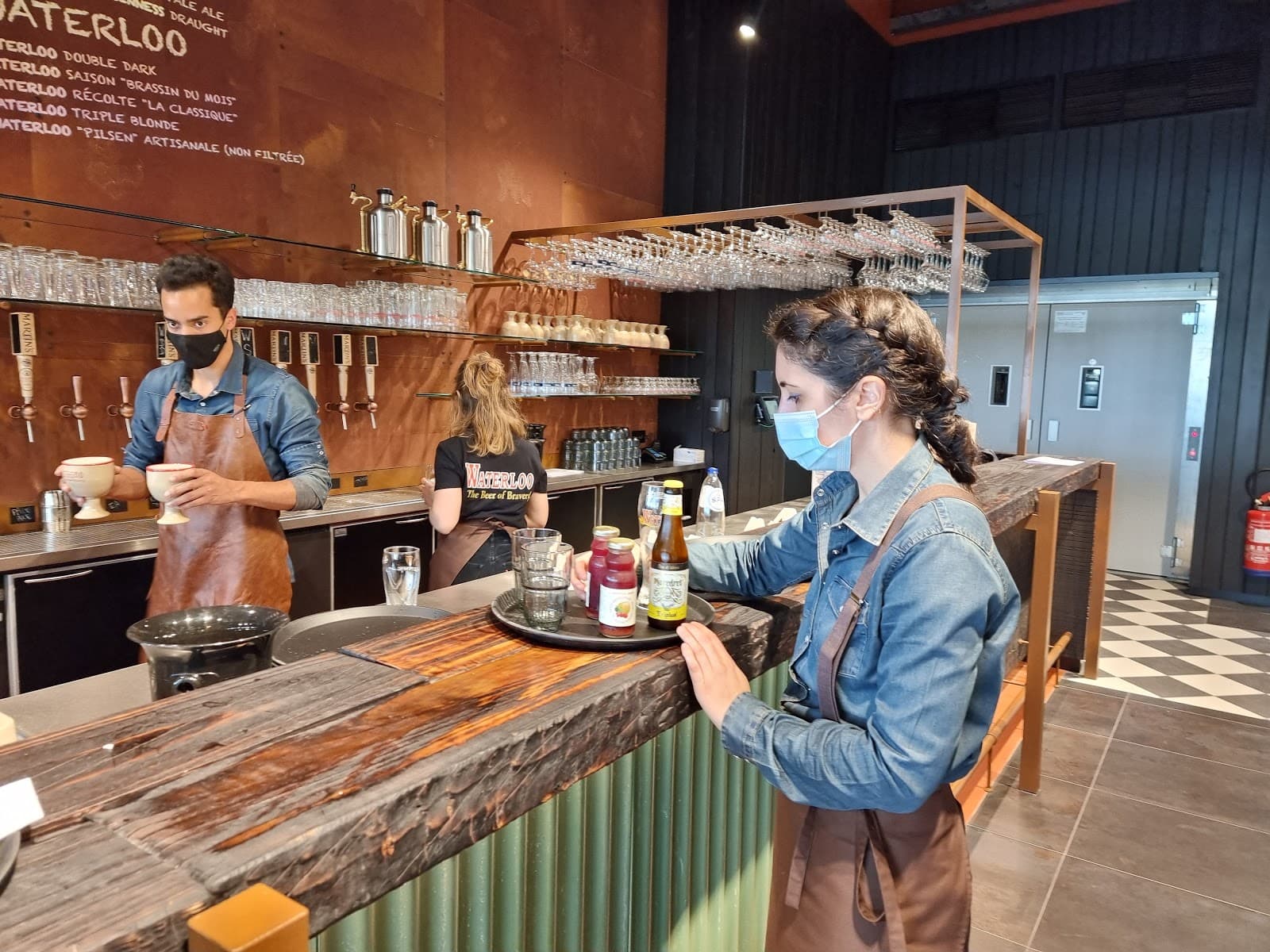 Ferme de Mont-Saint-Jean - Image 1