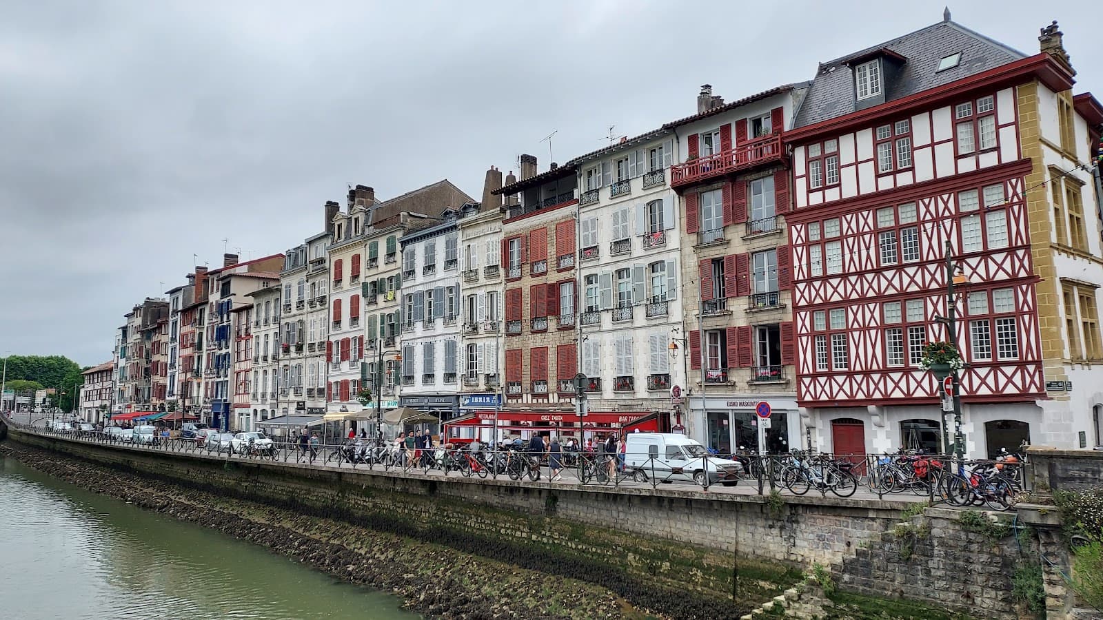Quai de la Nive - Image 1