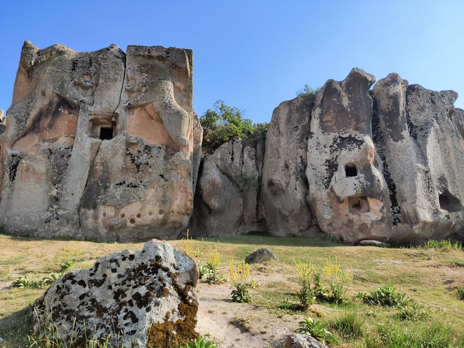 Aslantaş Monument - Image 1
