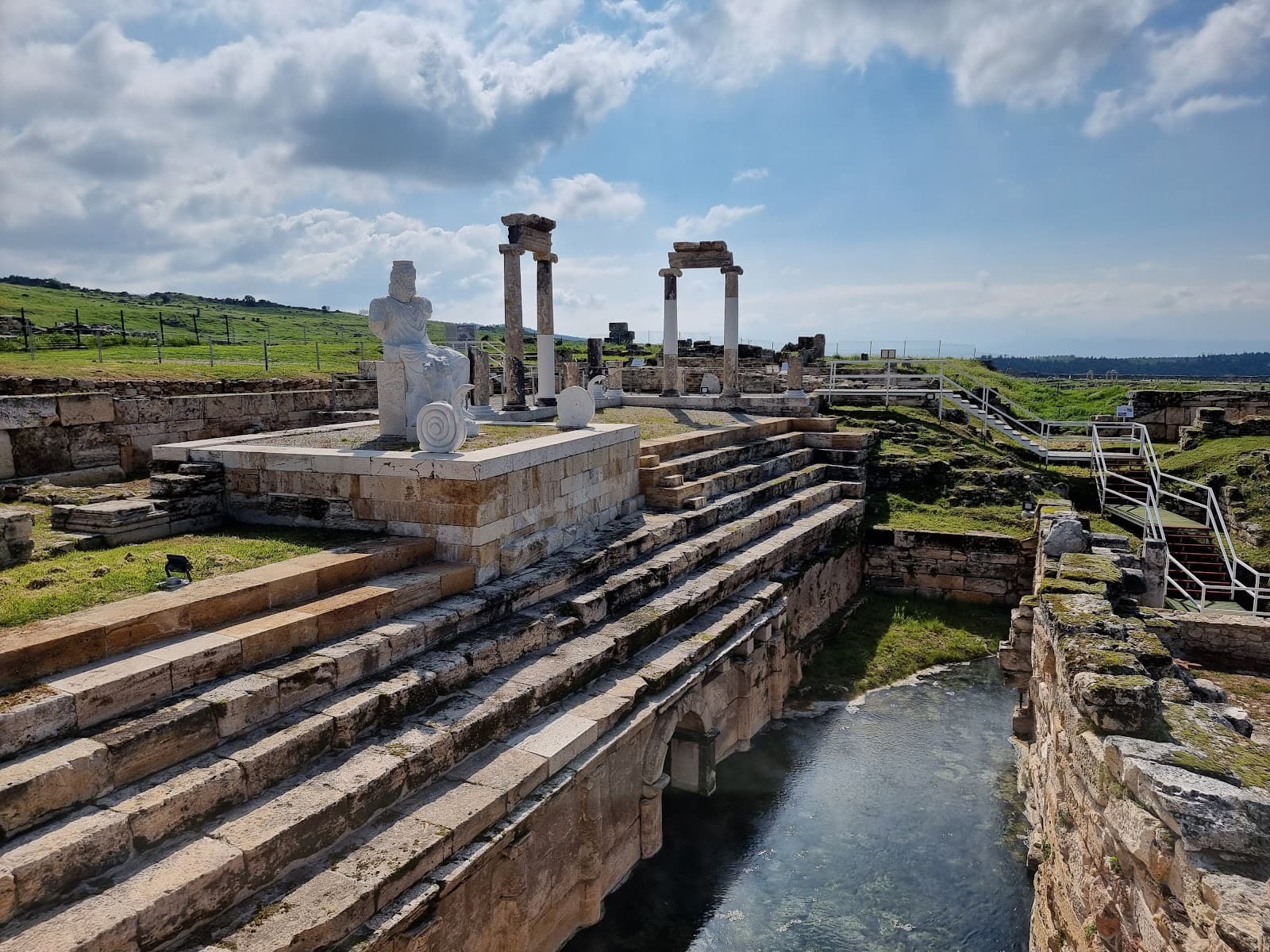 Plutonium (Pluto's Gate, Hierapolis) - Image 1