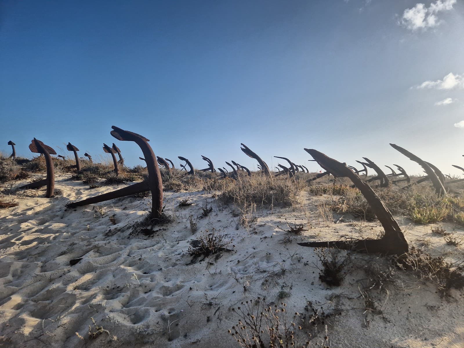 Cemitério das Âncoras (Anchor Cemetery) - Image 1