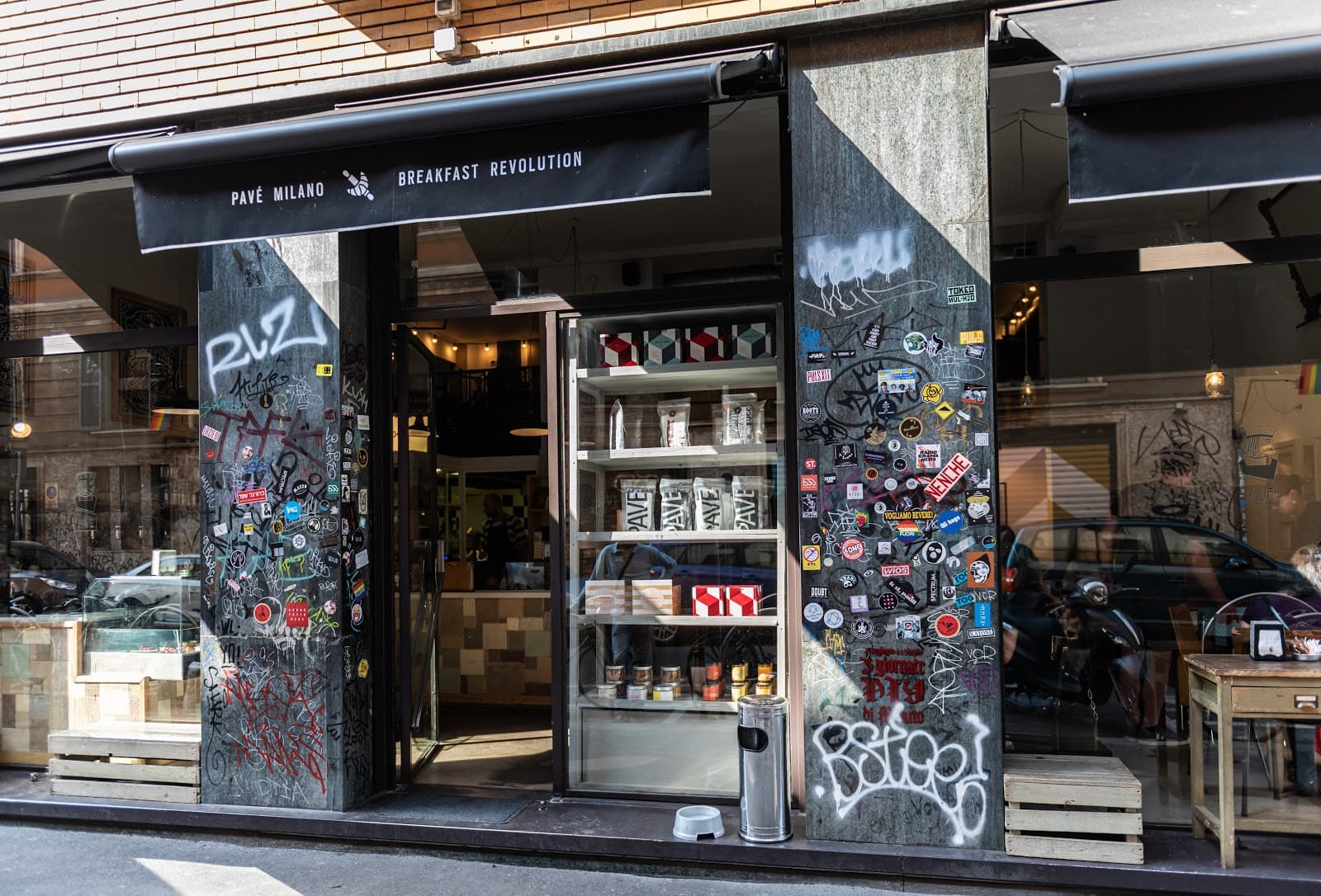 Pavé Milano, Milan - Image 1