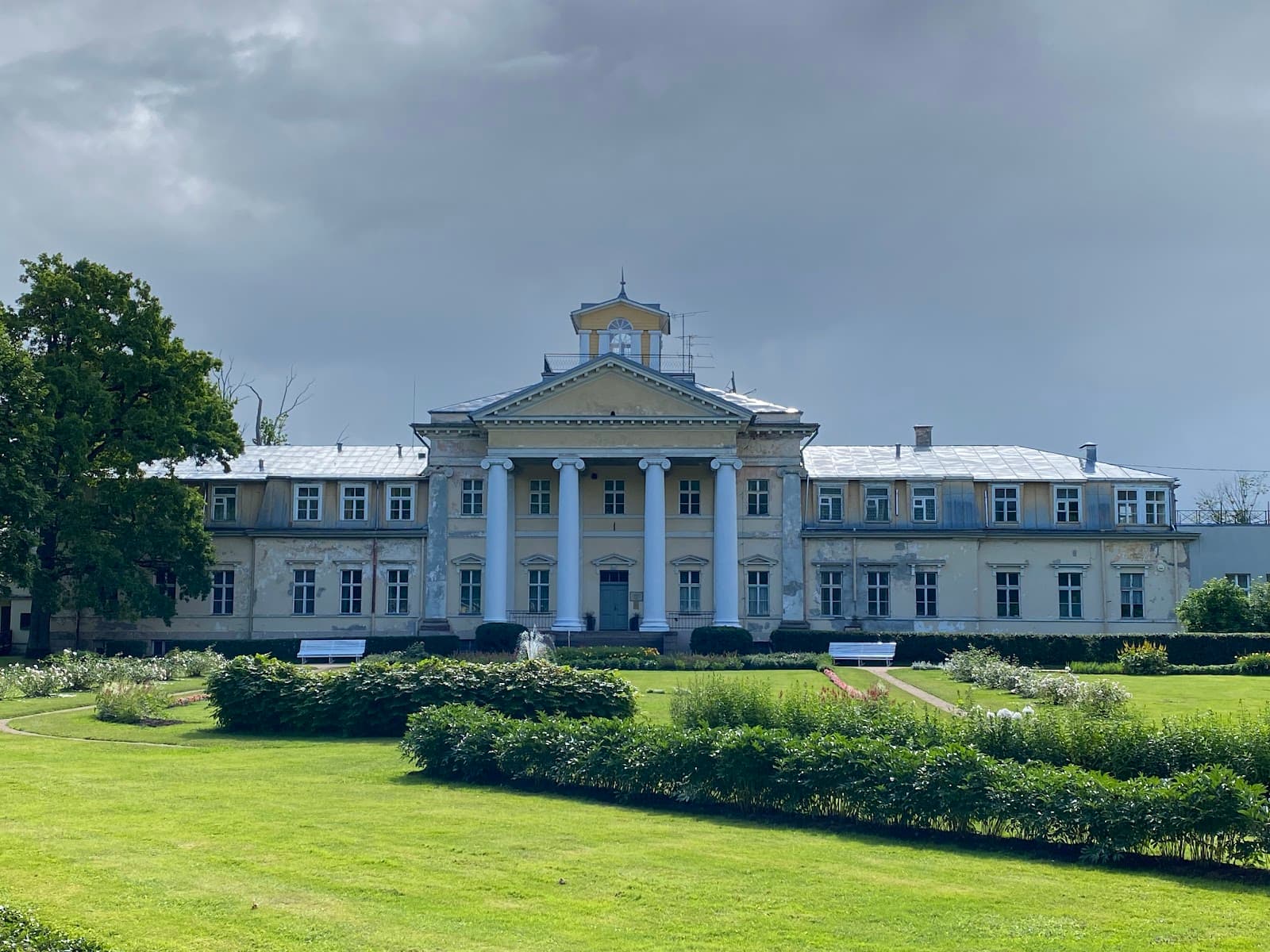 Krimulda Manor - Image 1