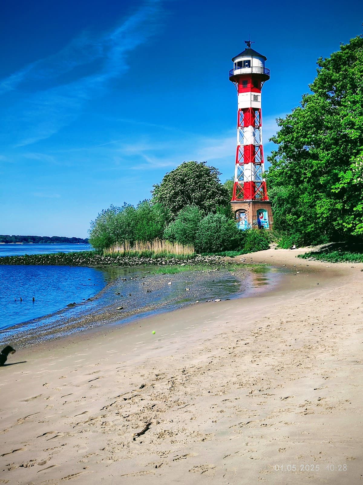 Wittenbergen Elbe Beach - Image 1