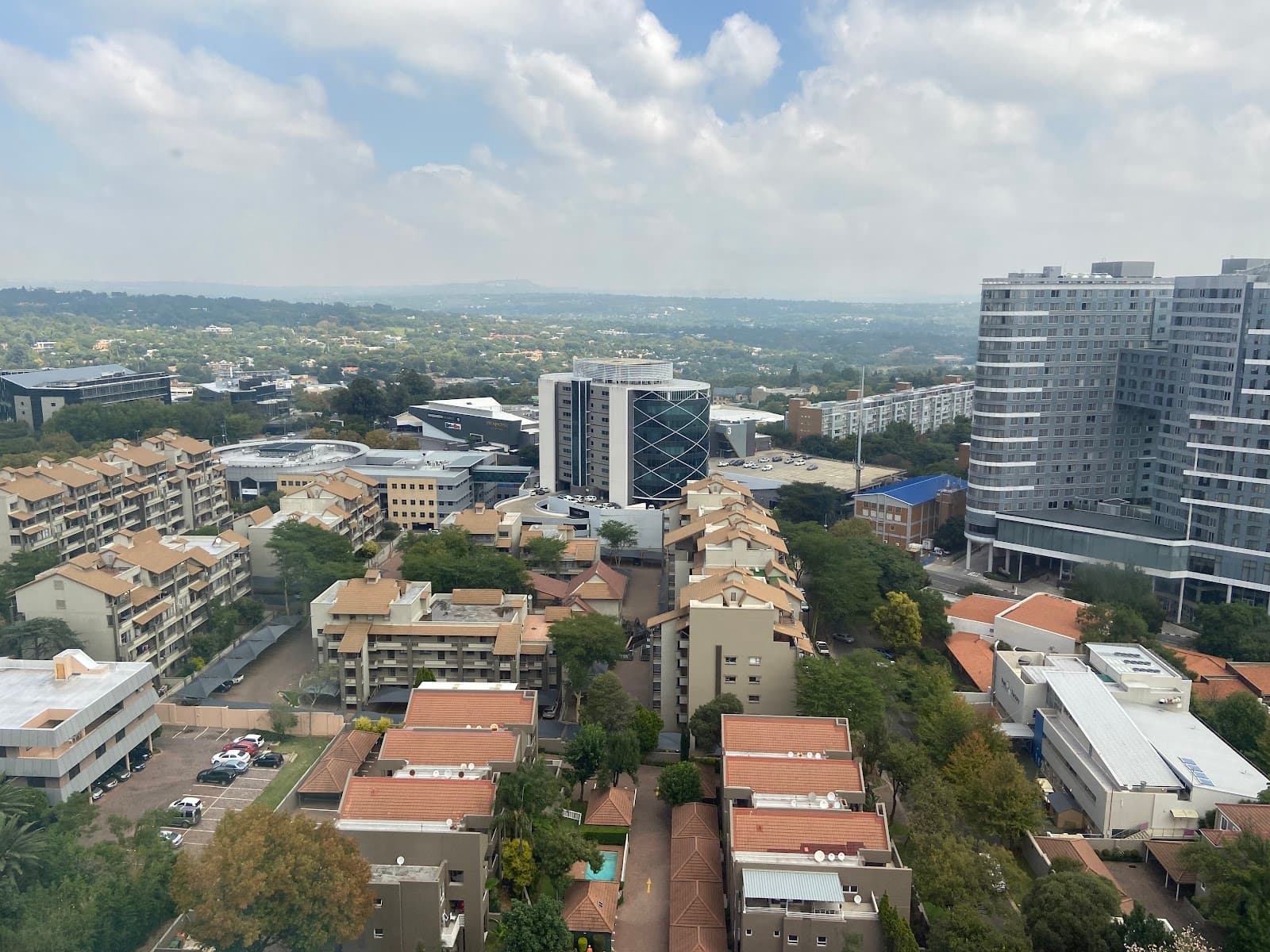 Sandton Skye Apartments - Image 1