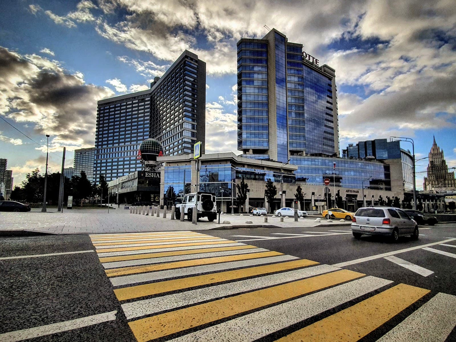 New Arbat Avenue Moscow - Image 1