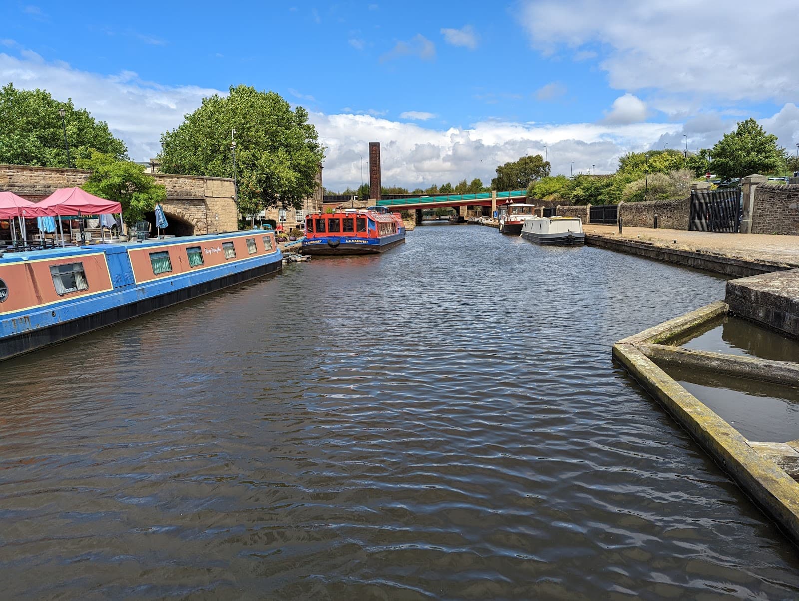 Sheffield and Tinsley Canal - Image 1