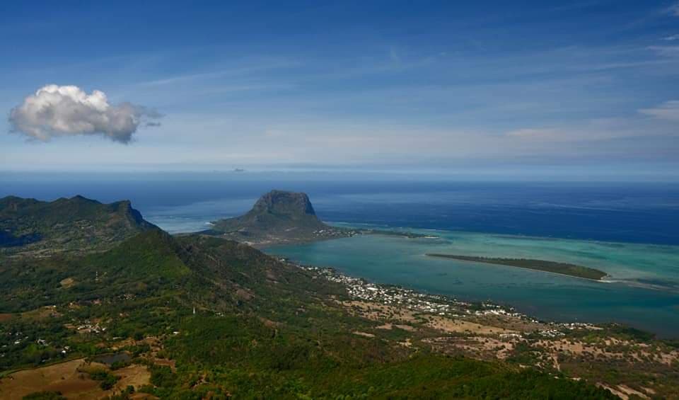 Piton de la Petite Rivière Noire - Image 1