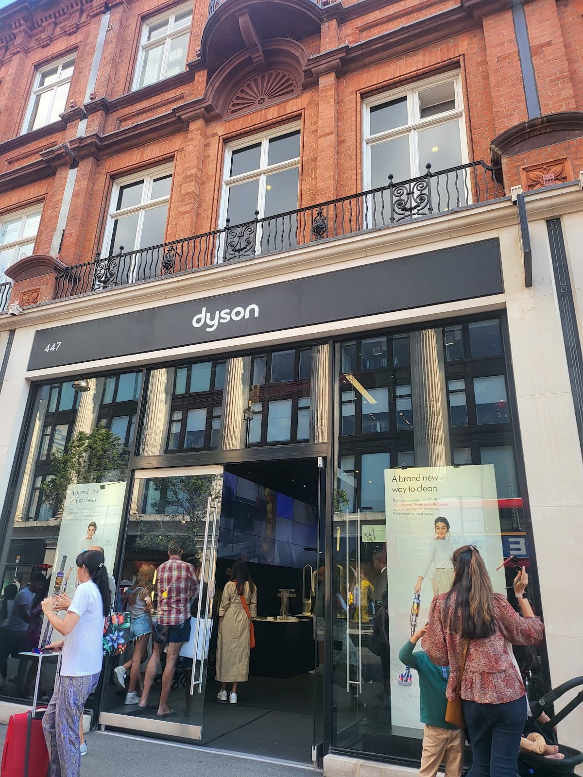 Dyson Pop-up - Image 1