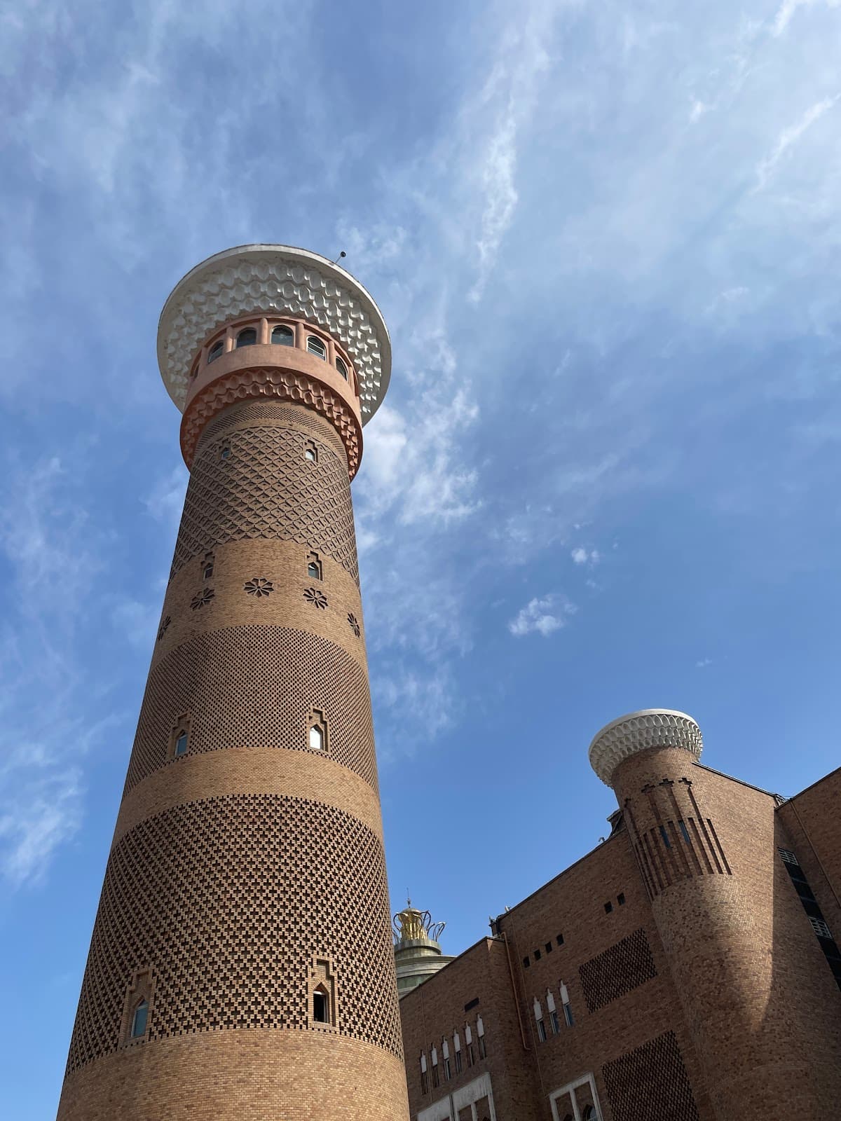 Grand Bazaar Central Square - Image 1