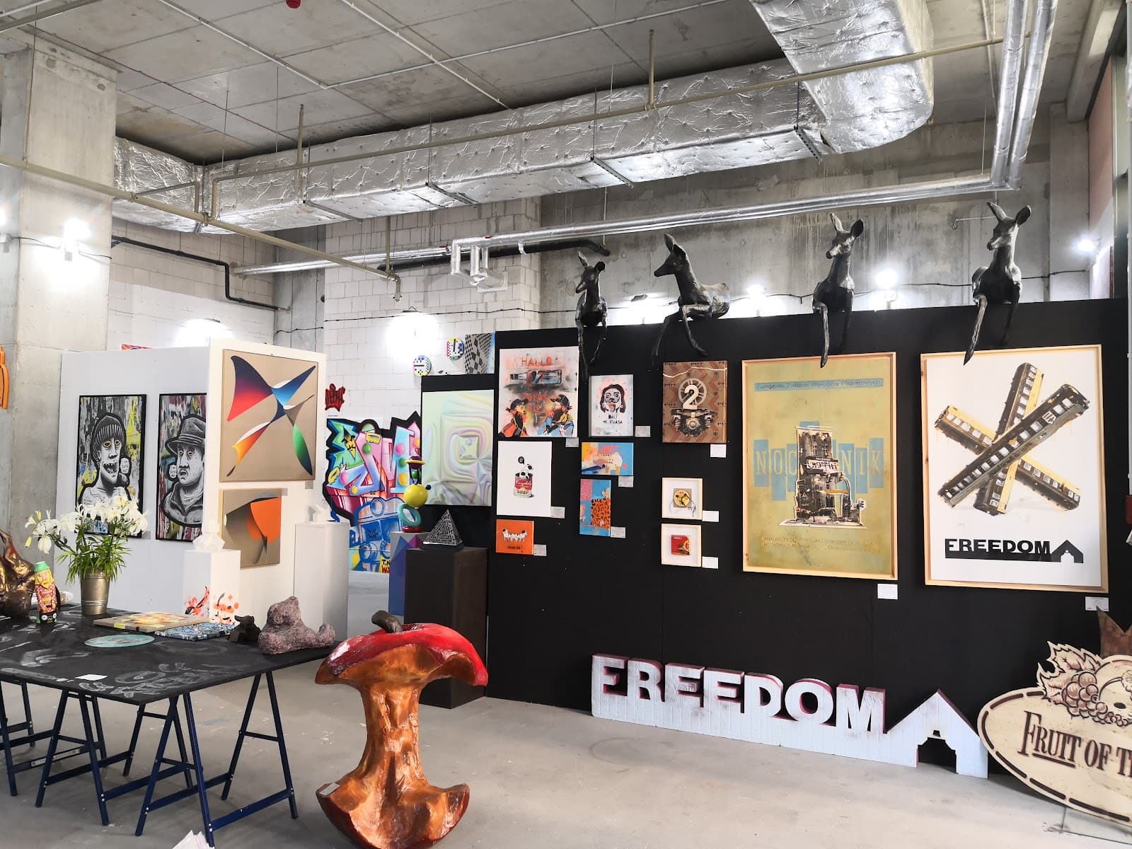 Praga Street Art Zone Warsaw - Image 1