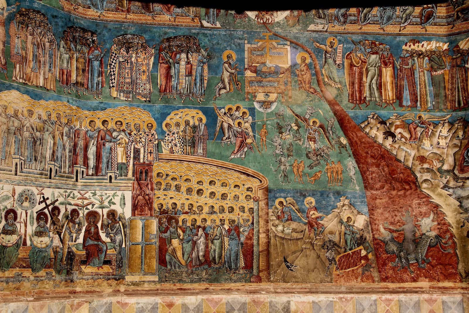 Well-Maintained Grounds