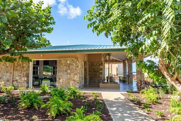 Lambert Beach - Image 1