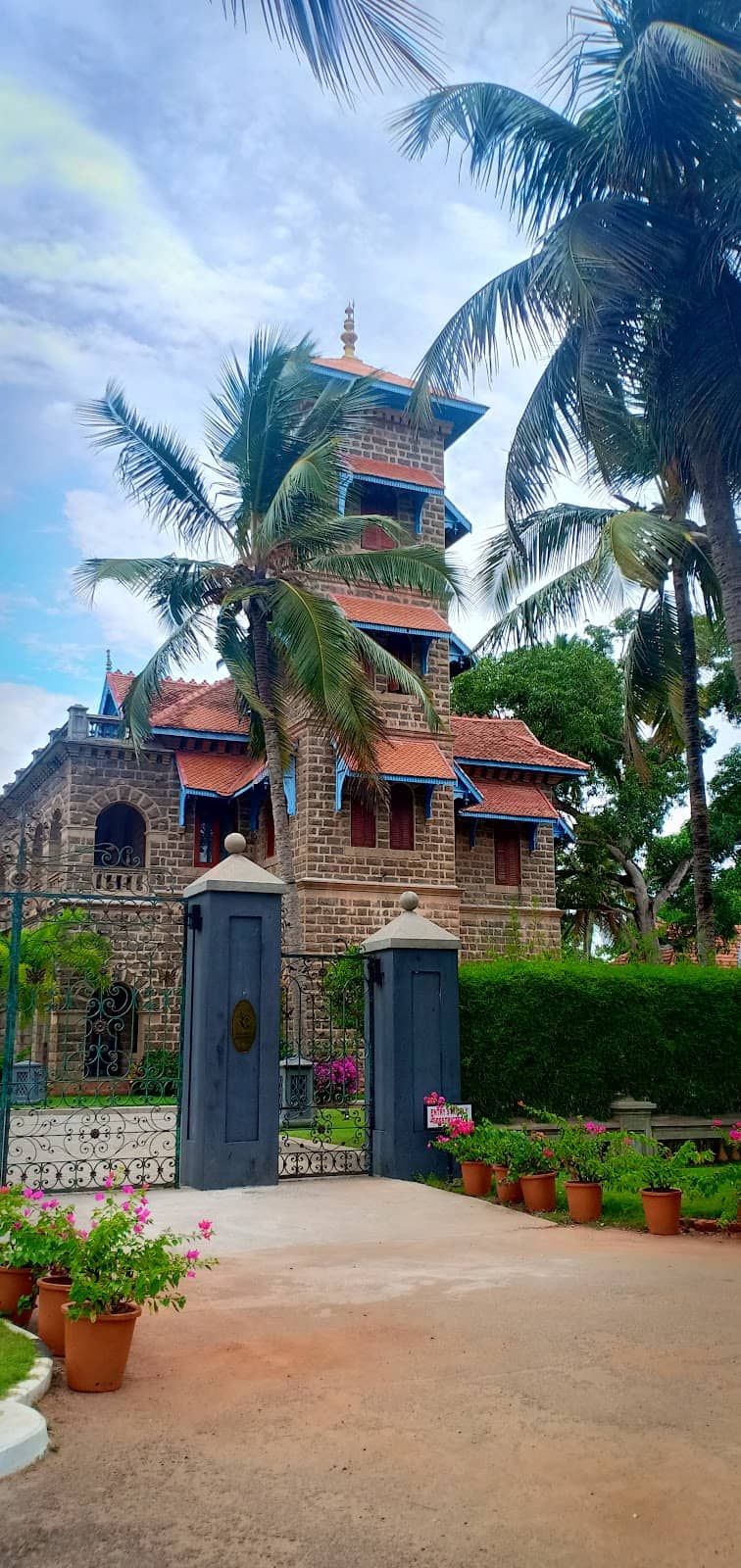 Leela Raviz Kovalam