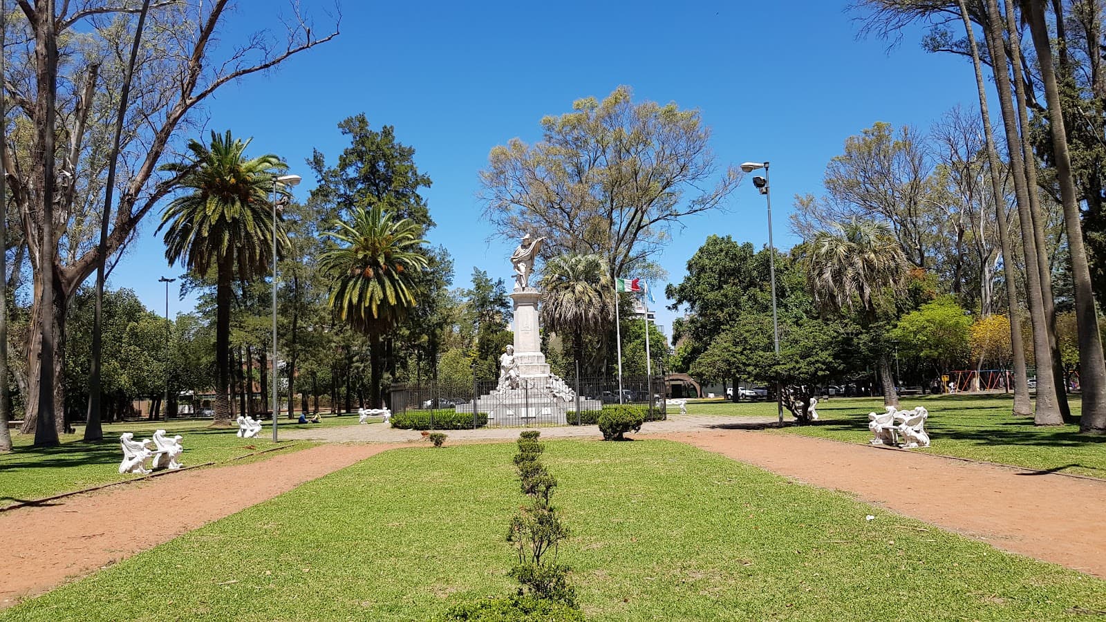 Plaza Italia - Image 1