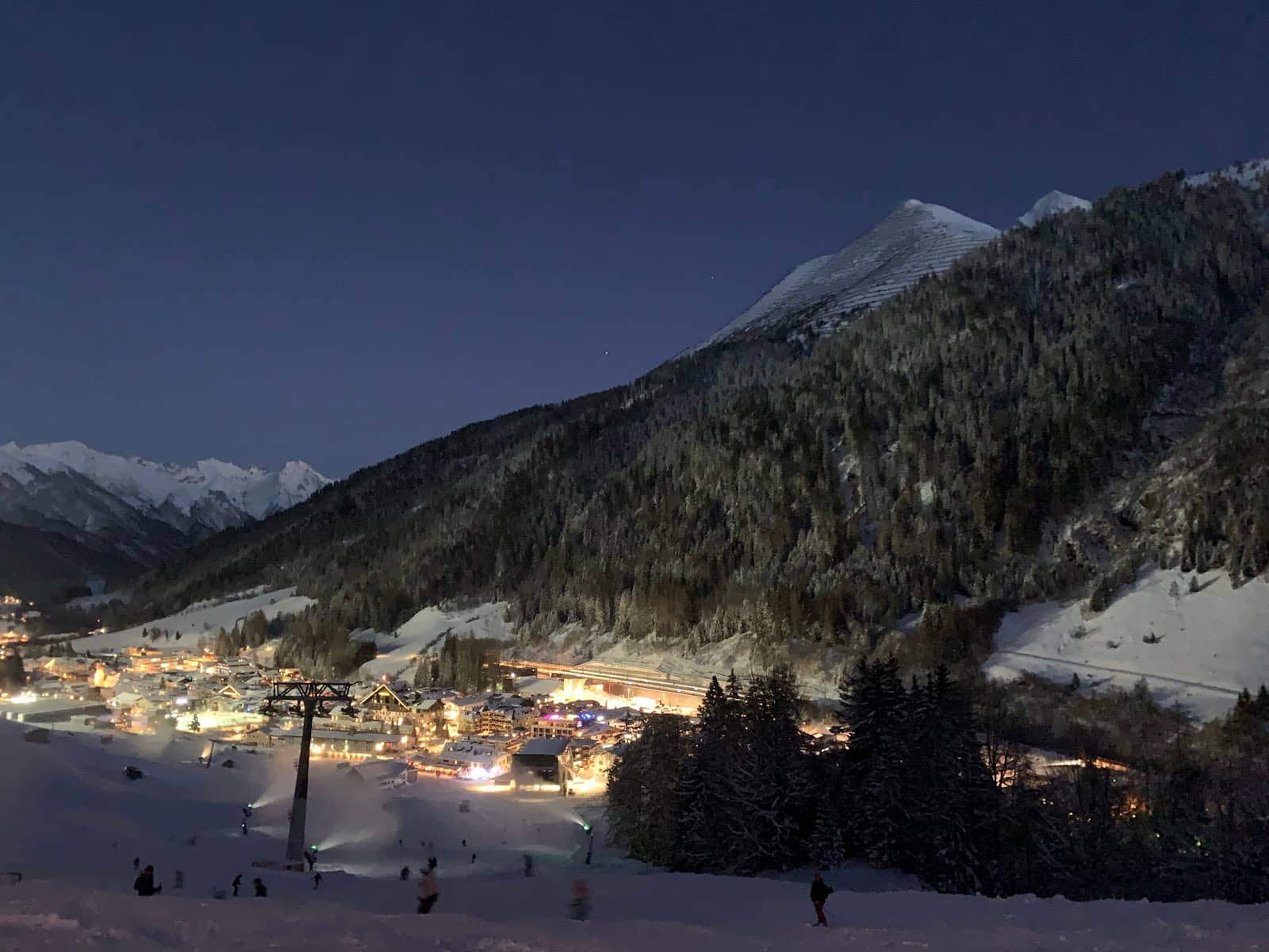 Scenic Mountain Dining