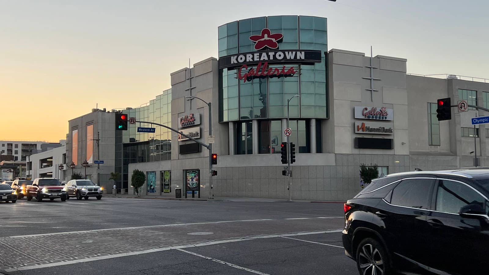 Authentic Flavors at the Food Court