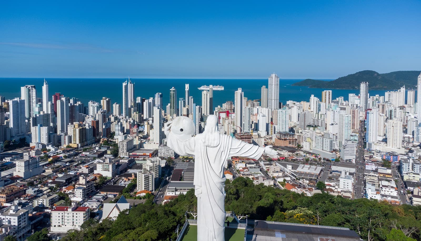 Cristo Luz (Balneário Camboriú) - Image 1