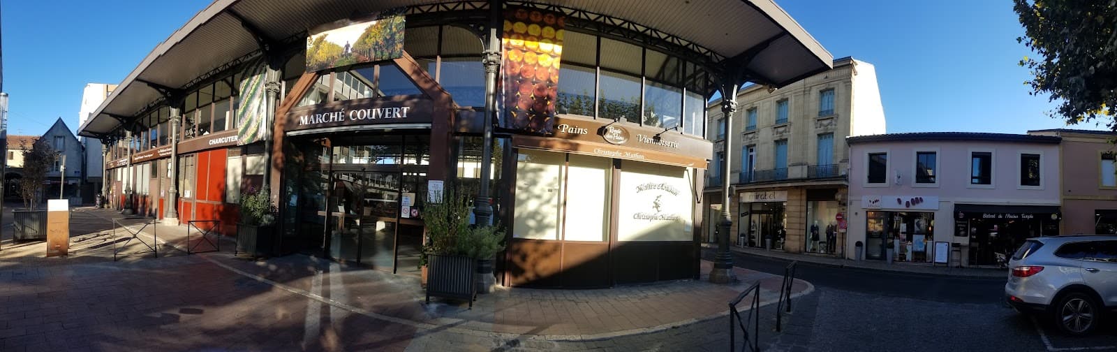 Place de la République & Town Hall - Image 1