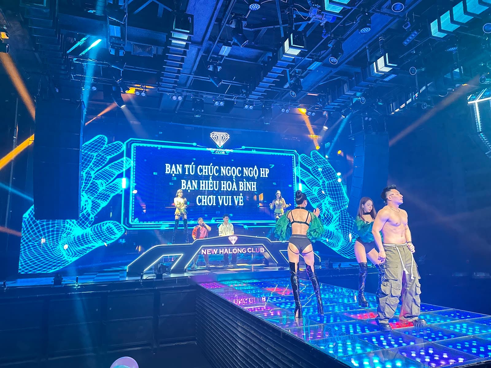 New Ha Long Club - Image 1