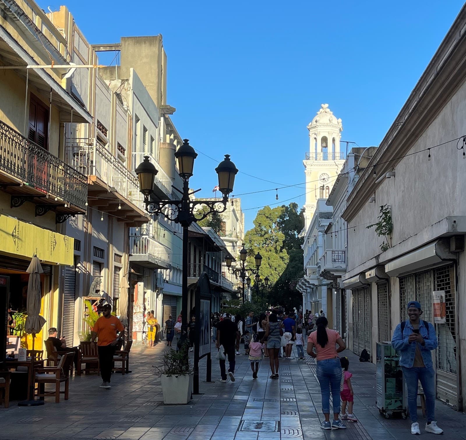 Calle El Conde Santo Domingo - Image 1