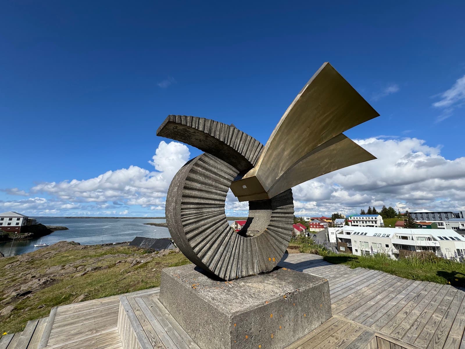 Brákin Statue - Image 1