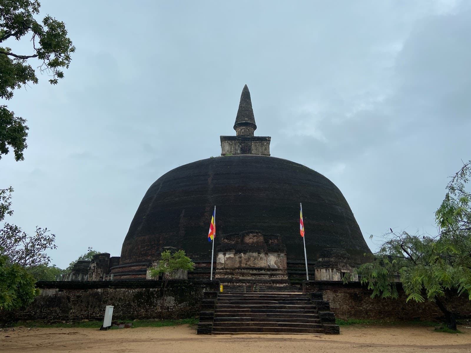 Rankoth Vehera Polonnaruwa - Image 1