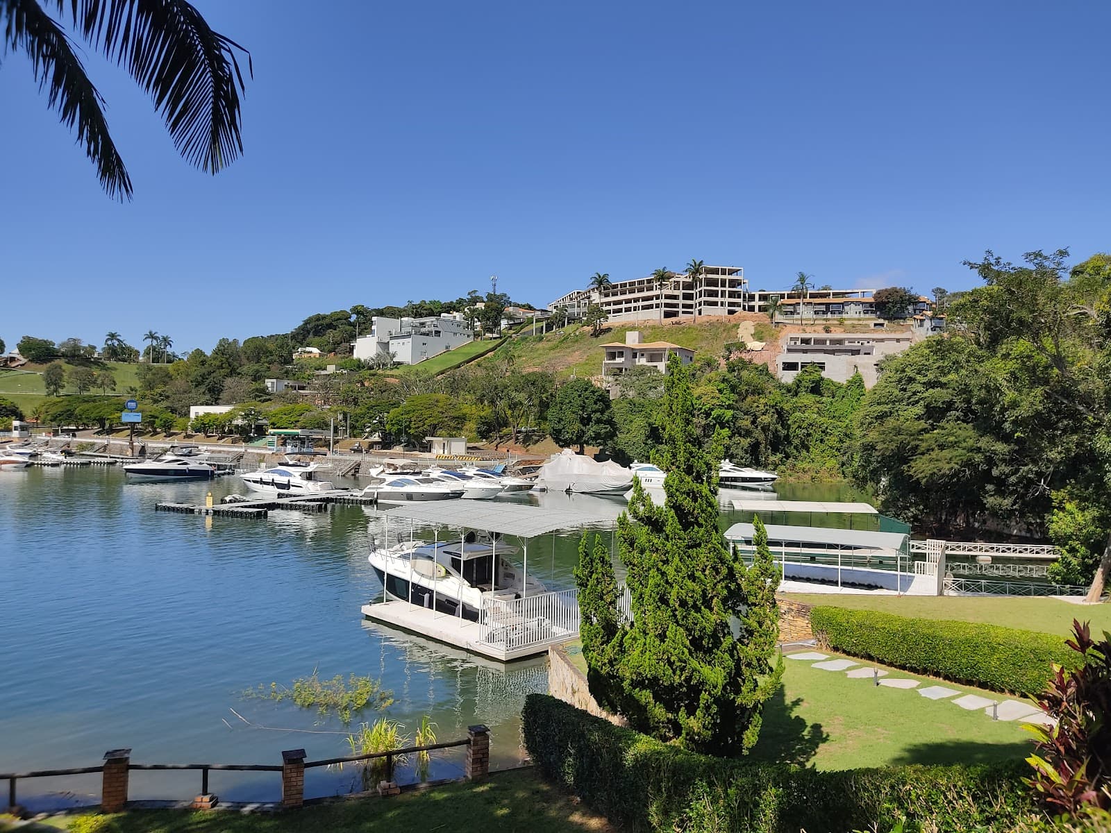 Escarpas do Lago - Image 1