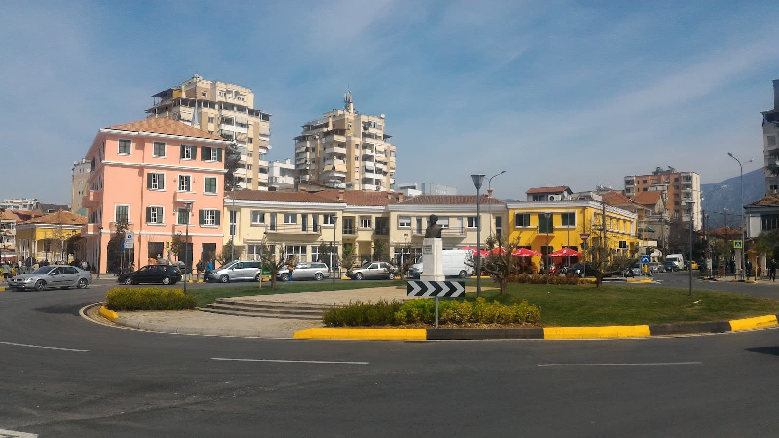 Avni Rustemi Square - Image 1